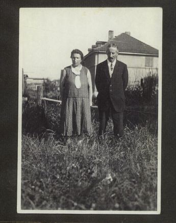 Ernst Röder’s parents in front of their house on Siemensstraße, Oberursel. Ernst Röder's parents