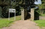 Aufgang zum Friedhof der ehemaligen Tötungsanstalt