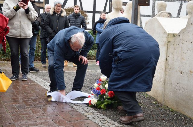 2019-01-27 Opferdenkmal Oberursel Tag des Gedenkens an die Opfer des Nationalsozialismus