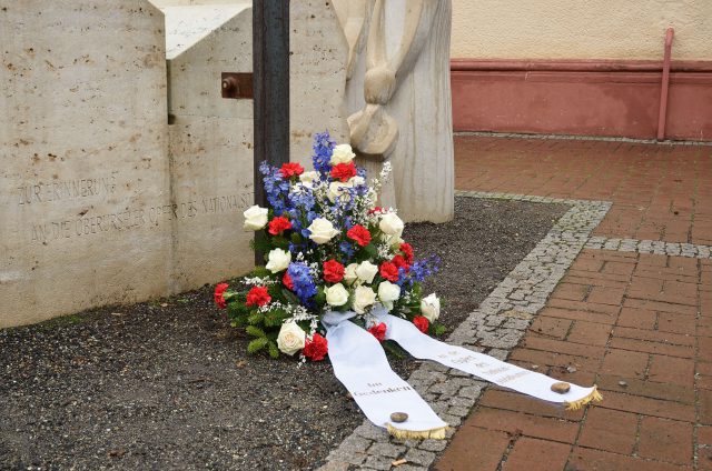 2019-01-27 Opferdenkmal Oberursel Tag des Gedenkens an die Opfer des Nationalsozialismus